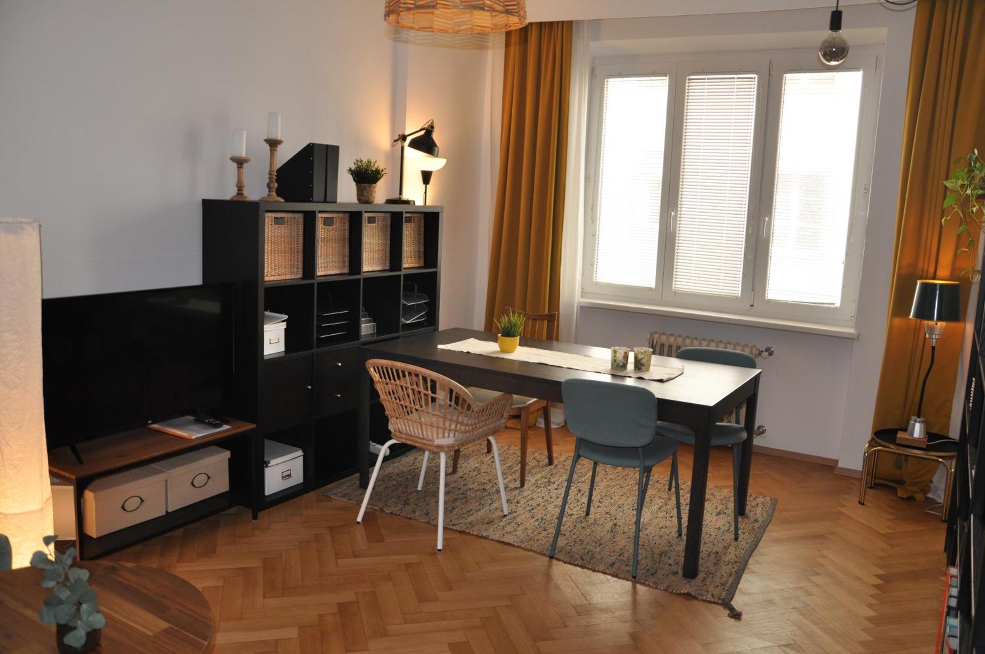 Lovely Apartment In Historic Center Wina Bagian luar foto